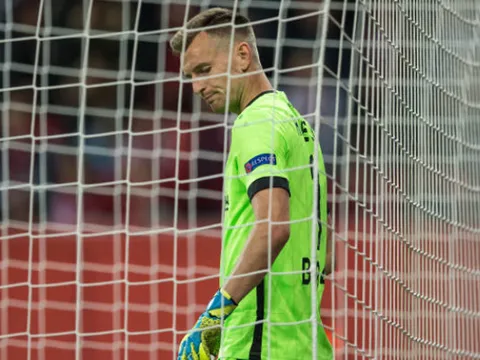 Thủ môn 'tấu hài', đại diện nước Đức thua sốc trận mở màn Champions League