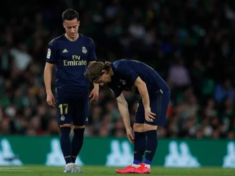 Thua đau, fan Real nổi khùng: "Bán tên hề Lingard người Tây Ban Nha"