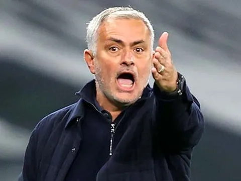 Thua sốc Brighton, Mourinho hé lộ thái độ của các cầu thủ Tottenham