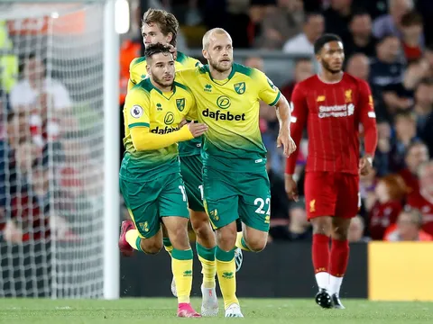 Thua thảm Liverpool, 'siêu tiền đạo' Norwich vẫn lập kỷ lục 'kinh dị'