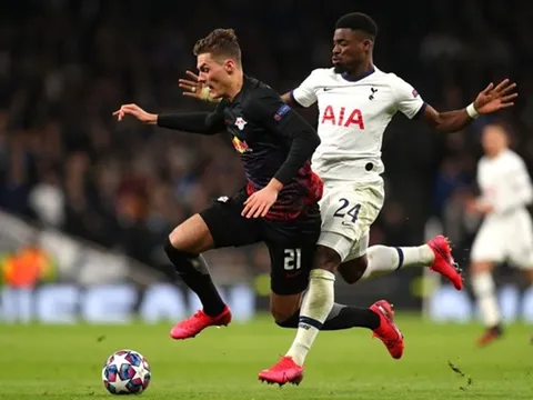 Thua trận, NHM Tottenham điên tiết: "Hắn làm ơn biến khỏi đội bóng đi"