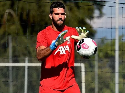 Ngày đầu trở lại, thủ thành giành hat-trick Găng Vàng nói gì?