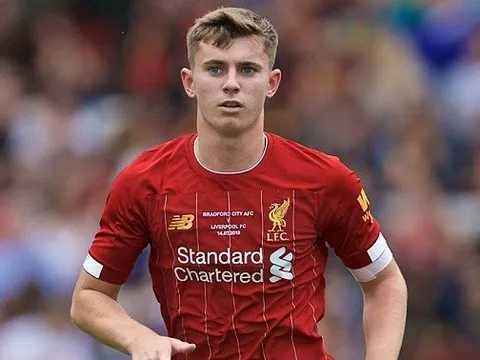 Liverpool cho mượn kỷ lục gia, fan phản ứng phũ phàng