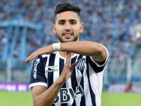 Tiền đạo ghi 9 bàn/20 trận: "Tôi mơ ước được chuyển đến Chelsea"