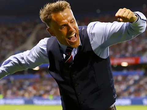 Tiếp tục 'vô đối', cựu sao Man Utd đưa nữ Anh vào bán kết World Cup