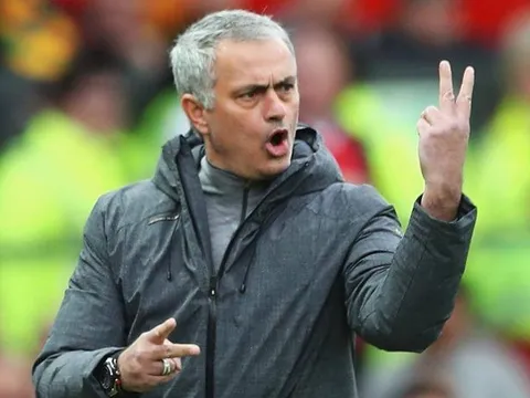 Tiết lộ chấn động: Mourinho đòi tống khứ 'Pele của Man Utd' vì 2 lý do