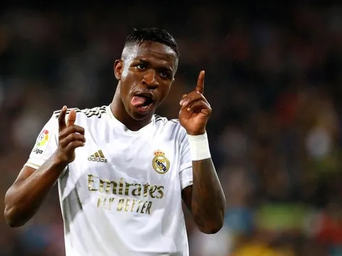 Tìm "phương án B" cho Sancho, Man United gõ cửa Real Madrid
