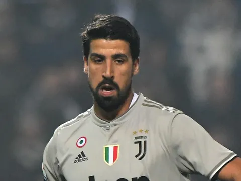 Tin đồn: tiền vệ Juventus hẹn hò cầu thủ đồng hương