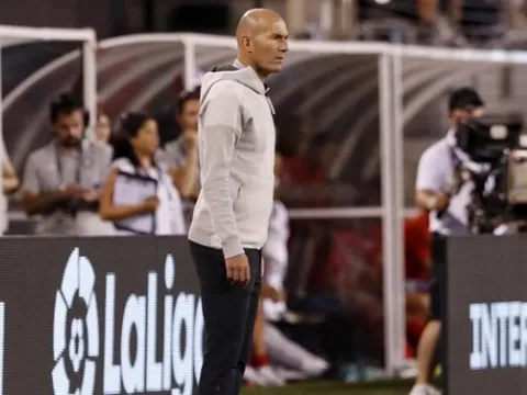 "Tin dữ" từ phòng thay đồ, Zidane ủ mưu đánh cắp ngôi sao số 1 của M.U