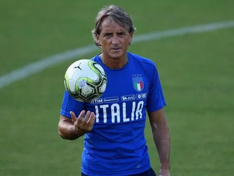 Toàn thắng tại vòng loại EURO 2020, HLV Italia được đưa lên mây