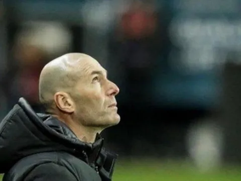 Toang cực mạnh, trang chủ Real ra thông báo về Zidane