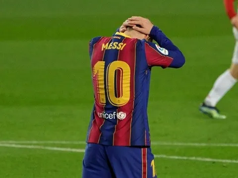 "Tôi đang ăn sáng và gần như mắc nghẹn"