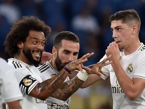 "Tôi không bao giờ mặc áo Juventus, chỉ cam kết với Real"