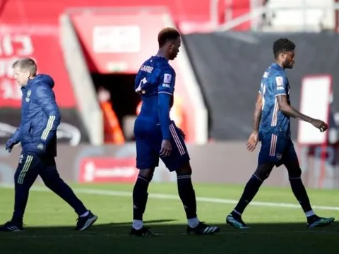 "Tôi không biết Mikel Arteta đang làm gì nữa"