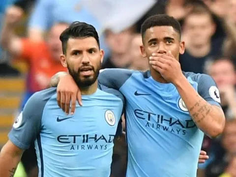 "Tôi không nghĩ Man Utd muốn thấy 2 cái tên đó ra sân cùng lúc ở trận Derby sắp tới"