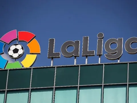 "Tôi nghĩ bóng đá sẽ trở lại vào tháng 7 nhưng thiếu khán giả"