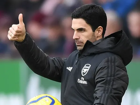 "Tôi thấy bối rối vì Klopp không để mắt đến cầu thủ Arsenal đó"