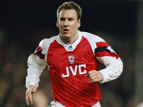 "Tôi tự hỏi tại sao Arsenal không ký hợp đồng với cậu ta"