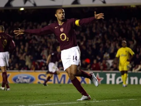 Top 10 áo đấu sân nhà đẹp nhất Arsenal trong kỉ nguyên Premier League