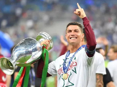10 ngôi sao có tầm ảnh hưởng lớn nhất tuyển quốc gia: La Roja thống trị, Ronaldo cũng góp mặt