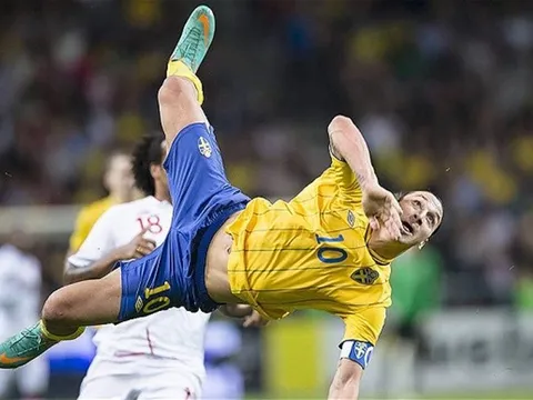 Top 10 ngôi sao "làm gỏi" đối thủ bằng poker: Có Si-Ro, Ibrahimovic cùng cú volley kinh điển