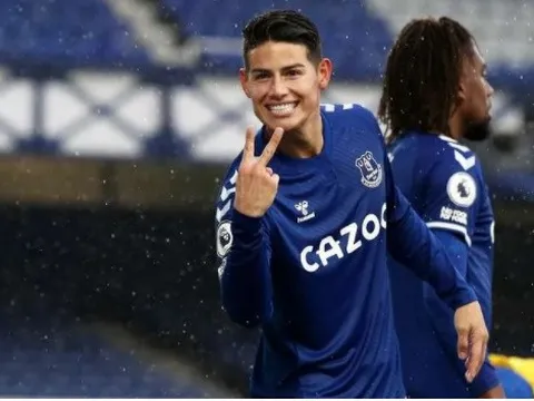 Top 5 chữ ký đáng đồng tiền bát gạo nhất EPL: Nhạc trưởng Everton và món hời của "The Saints"
