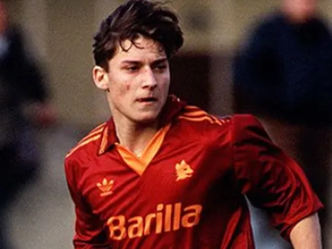 Totti rưng rưng, kỷ niệm 27 năm ngày ra mắt AS Roma