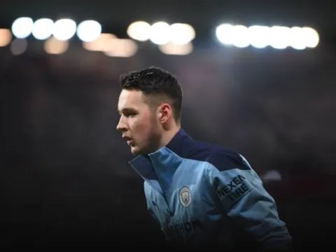 Trafford mà Pep Guardiola mang đến Old Trafford sáng nay là ai?