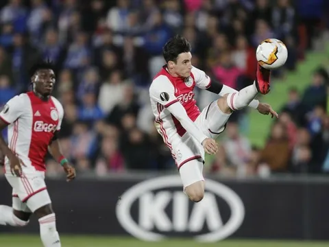 Trảm Alba, Barca mở cửa đón "cơn lốc biên trái Ajax"