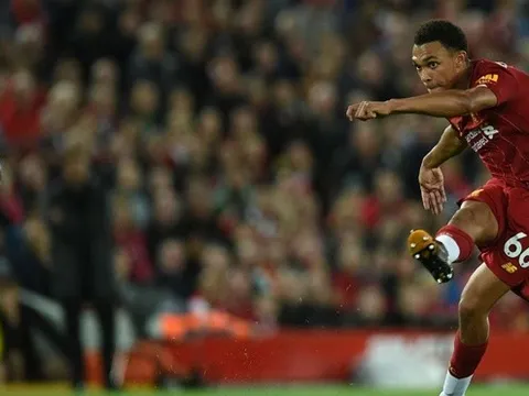 CĐV Liverpool: 'Tất nhiên cậu ấy là người đá phạt góc đỉnh nhất C1'