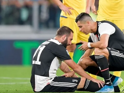 Higuain bật khóc trong ngày Juventus chạm trán Hellas Verona