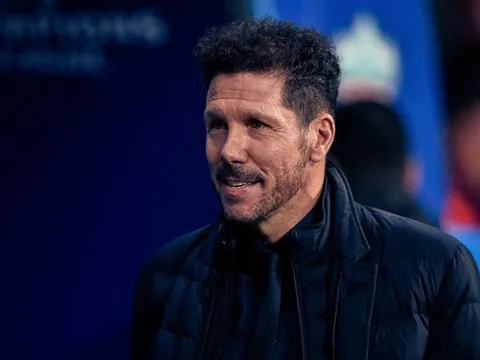 Trở lại ngoạn mục, "chàng trai vàng" của Simeone đập tan chỉ trích