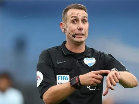 Trọng tài phạm lỗi sao Chelsea ngã khuỵu, công nhận bàn thắng sai luật