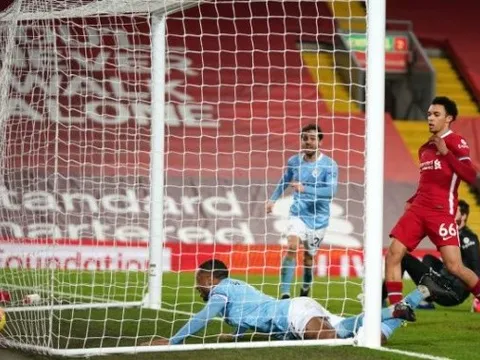 TRỰC TIẾP Liverpool 1-4 Man City: Chủ nhà vỡ trận (KT)