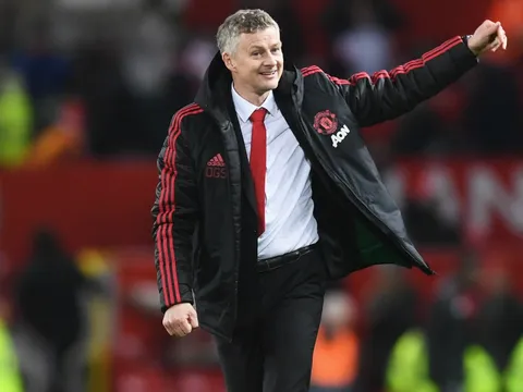 Từ chối Juventus lẫn Bayern, Solskjaer đi vào lịch sử Man United