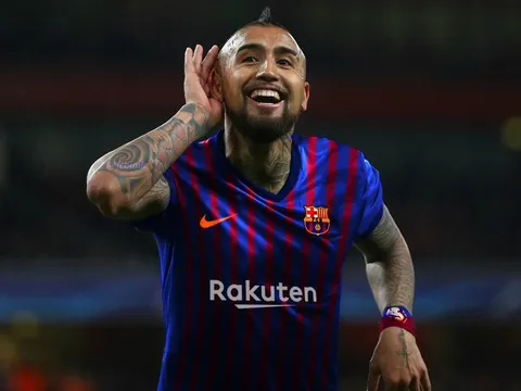 Từ chối Man United, lộ bến đỗ không ngờ của "quái thú Barca" tại Premier League