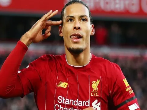Từ chối PSG và Juventus, Van Dijk sắp đi vào lịch sử Liverpool