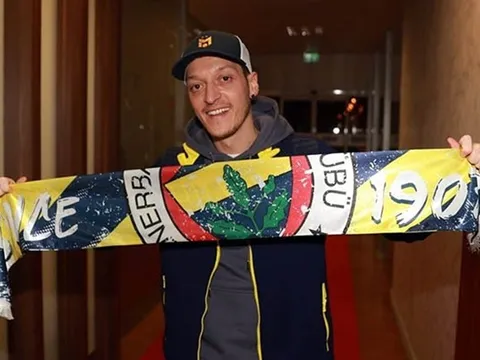 Từ Jones đến Romero: 3 trường hợp giống Ozil đang chờ được giải cứu