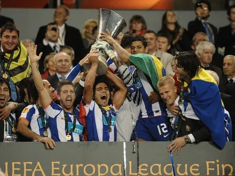Từ Moutinho đến Falcao: FC Porto và đội hình 'thế giới' ở mùa 2010/11