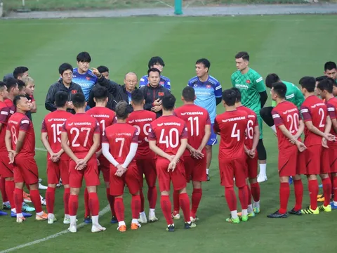 Từ Riedl đến Park Hang-seo và chuyện muôn năm cũ của bóng đá Việt Nam