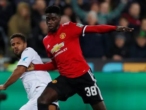 Fan Quỷ đỏ nói về ngôi sao 21 tuổi: "Cậu ấy nên ra đi"