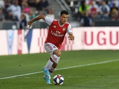 Từng bị Man Utd 'gạt phăng', thần đồng Arsenal hé lộ sự thật thú vị