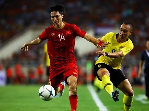 Tuyển Malaysia gặp khó trước ngày quyết đấu Việt Nam