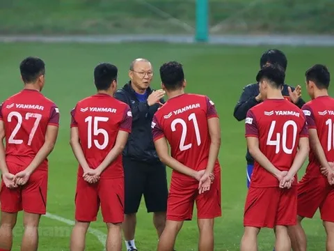 Tuyển Việt Nam hưởng lợi gì nếu V-League 2020 sớm trở lại thi đấu?
