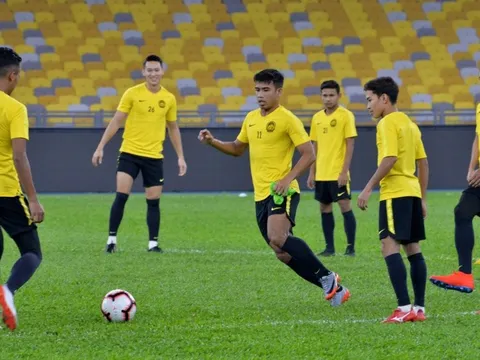 UAE muốn cân hết đối thủ bảng G, Malaysia và Indonesia ồ ạt tăng cường "viện binh" nhập tịch