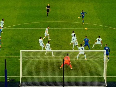 Hàng công gây thất vọng, Chelsea phơi áo tại King Power