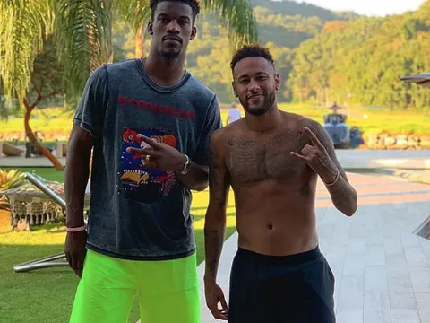 Được Neymar "mách nước", sao NBA sút phạt đền chuẩn không cần chỉnh