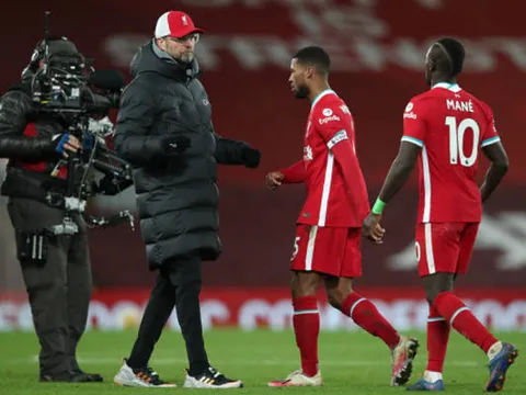 Mark Lawrenson chỉ thẳng vấn đề của Liverpool trong trận thua Burnley