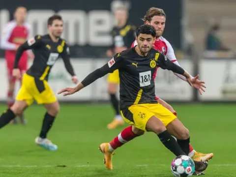 Dortmund lại thua: Bầu không khí lo lắng bao trùm Westfalenstadion