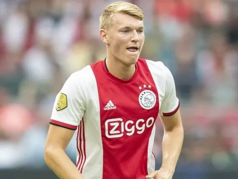 'Tôi biết cậu ấy không phải Ramos, nhưng cậu ấy phòng ngự như một cô gái vậy'